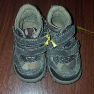 Baby gap boys shoes great for winter